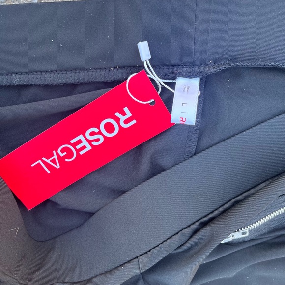 ROSEGAL BLACK LEGGINGS WITH SILVER BUTTON & ZIPPER ACCENTS NWT LARGE WOMENS - Picture 4 of 5